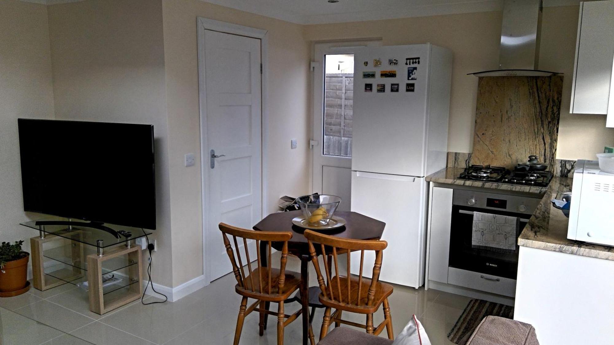 Luxury London Ensuite Double Room, Park Free, Tram-Train! Mitcham Exterior photo